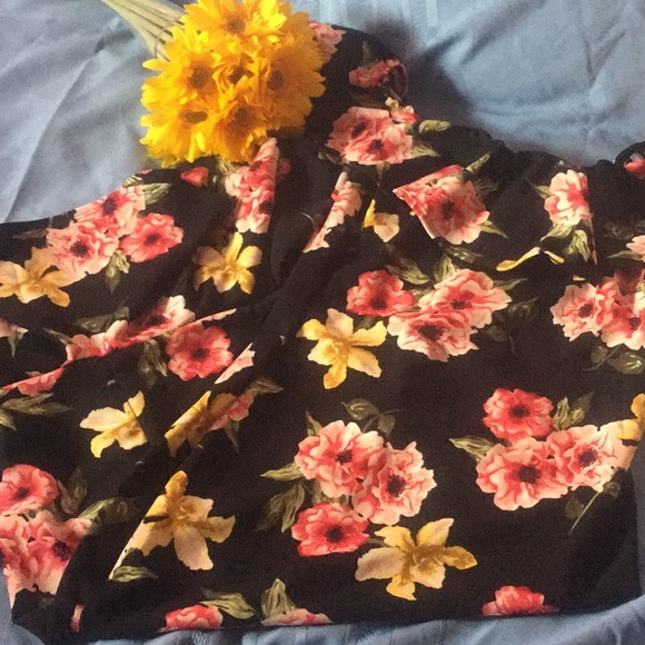 Black Floral Peplum Off The Shoulders Midi Dress - Picture 8 of 11